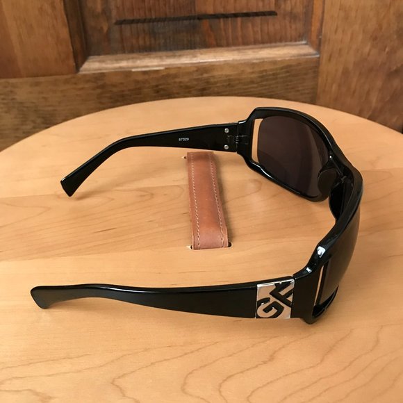 FINAL PRICE - GF Black Framed Oversized Sunglasses #16 - Picture 5 of 7